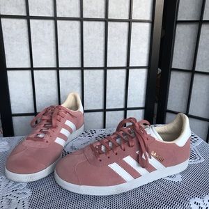 Adidas Gazelle Sneakers in Dark Pink